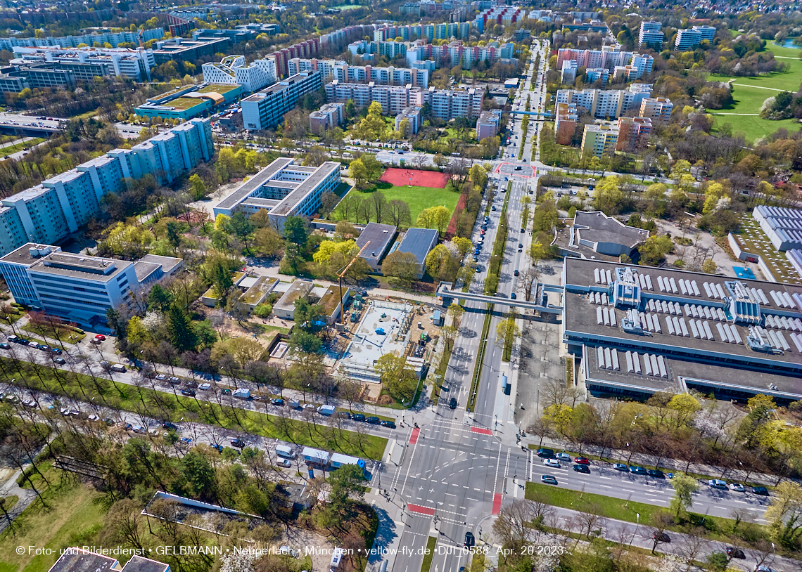21.04.2023 - Luft- und Ebenenfotos vom Haus für Kinder in der Quiddestraße in Neuperlach
